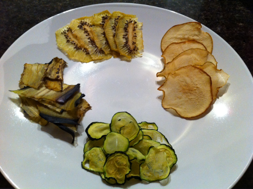 Dried in the dehydrator: (from top clockwise) kiwi, Bartlett pear, zucchini (courgette), eggplant (aubergine)
